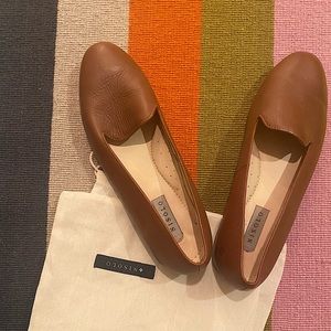 Like new Nisolo smoking shoe tan 9